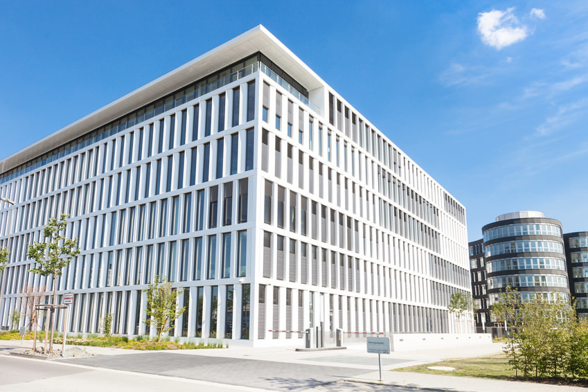 Asset Management  Die REBA IMMOBILIEN AG übernimmt im Auftrag ihrer Kunden das Asset Management von Gewerbeimmobilien und Wohnimmobilien, sowohl für Einzelobjekte, als auch ganzer Portfolien und verwaltet mittels Asset Managements auch den Eigenbestand der REBA IMMOBILIEN AG.