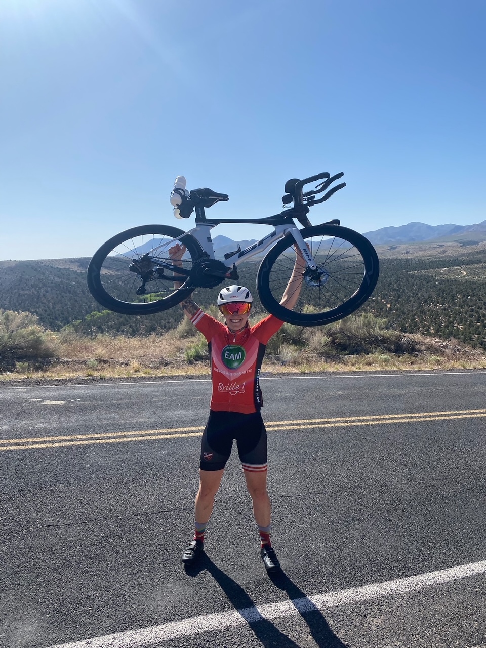 Die REBA IMMOBILIEN AG unterstützt als Sportsponsoring-Partner ab sofort die Triathletin Janina Rhode, die sich für die Teilnahme an der Ironman Weltmeisterschaft im Mai 2022 in St. George in Utah (USA) qualifiziert hat.