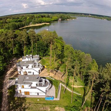 Seepark Lychen: REBA IMMOBILIEN AG bietet Häuser und Villen mit direktem Seezugang