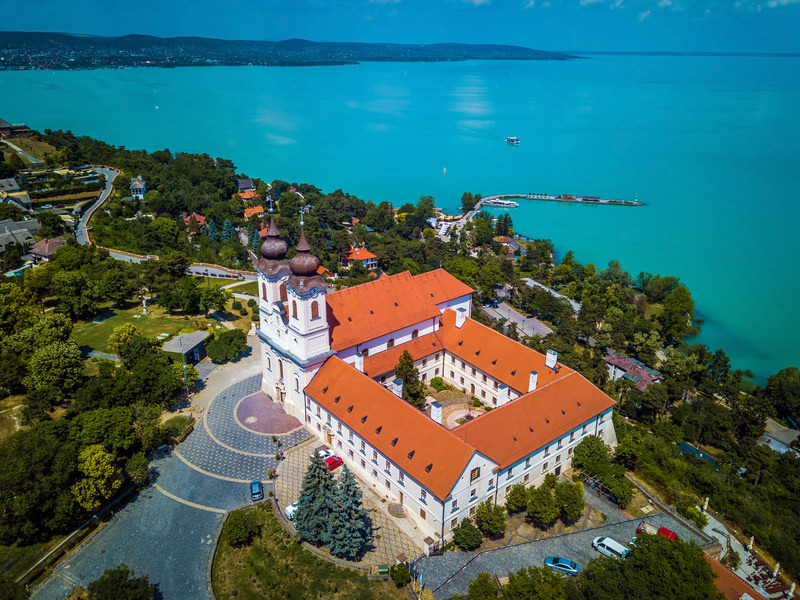 Immobilienmakler Balaton Plattensee Ungarn: REBA IMMOBILIEN AG: Ihr Immobilienmakler für Immobilien am Balaton Plattensee Ungarn