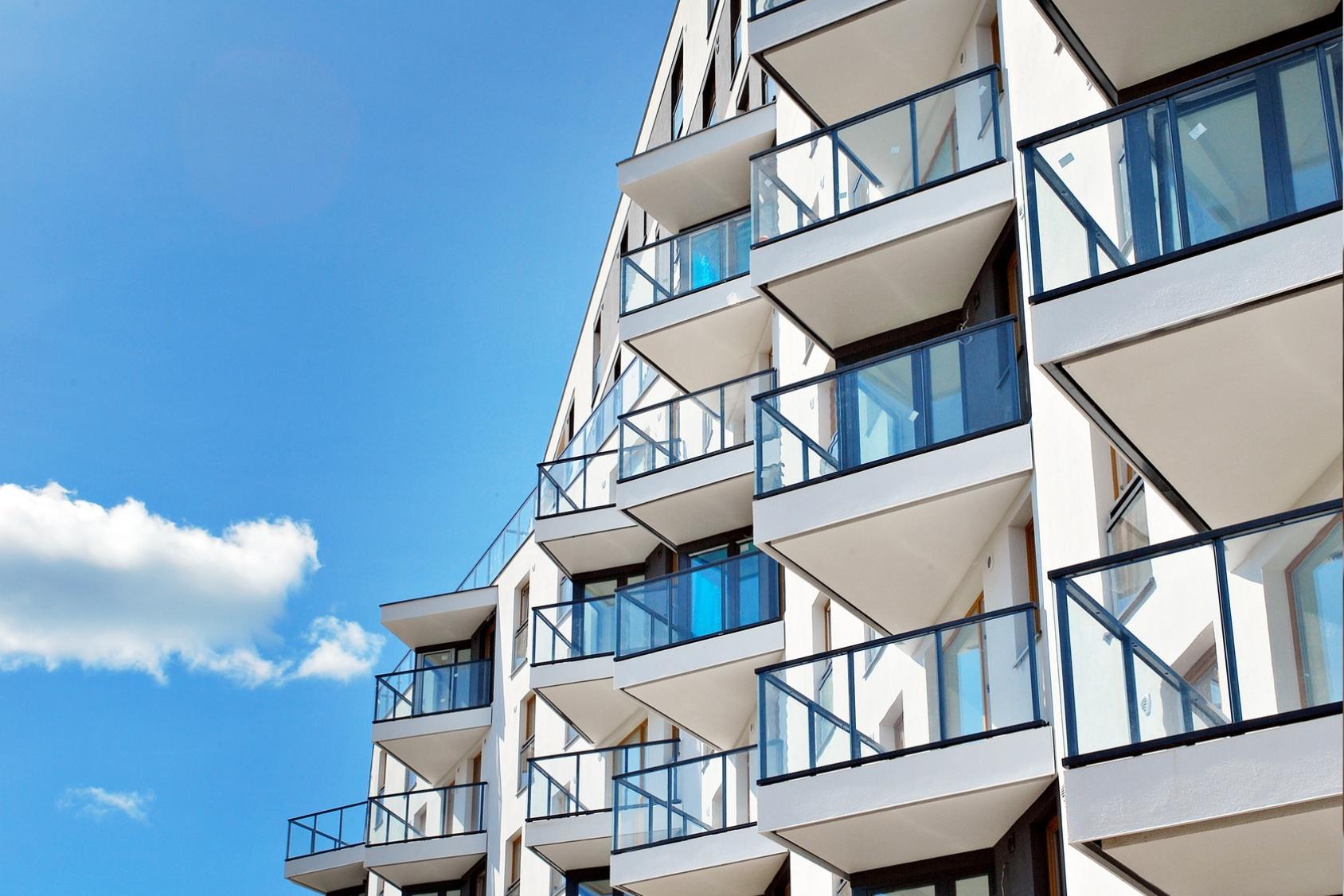 Reba Immobilien vermittelt Mehrfamilienhaus-Paket mit 40 Wohneinheiten in Berlin und Chemnitz