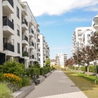 Wohnanlagen Immobilien: Häuser, Wohnungen
