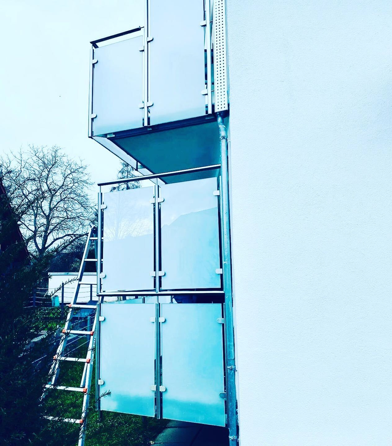 Metallbau Kassel: REBA IMMOBILIEN AG geht als Gesellschafter beim Meisterfachbetrieb Vinson Metallbau an Bord